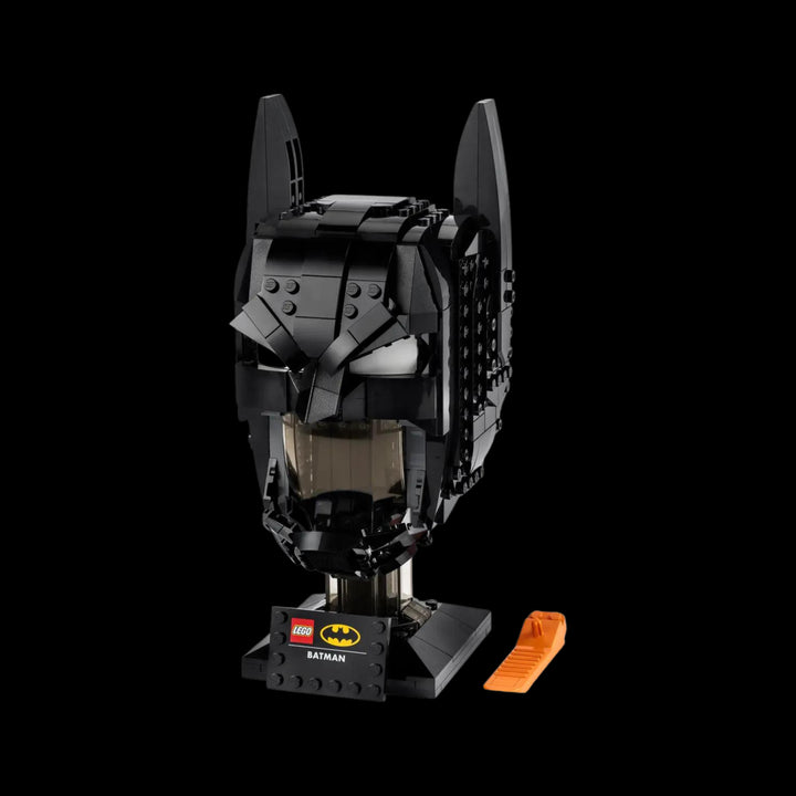 Fully assembel Batman helmet 76182 with all element